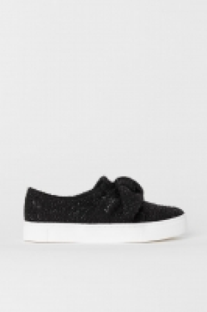  Slip-on trainers 12.99 €