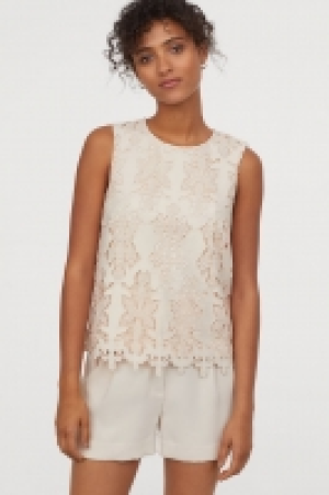  Sleeveless lace top 12.99 €