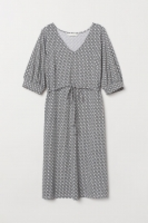  MAMA V-neck dress 14.99 €