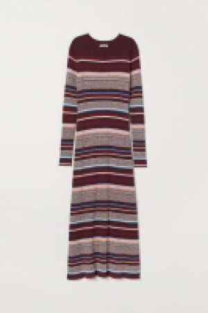  Ribbed dress 19.99 €