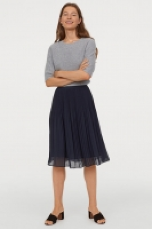 Pleated skirt 19.99 €