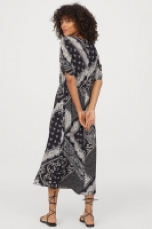  Calf-length dress 19.99 €