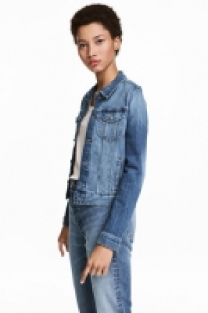  Short denim jacket 17.99 €