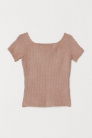  Ribbed off-the-shoulder top 7.99 €