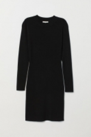  Fitted dress 24.99 €