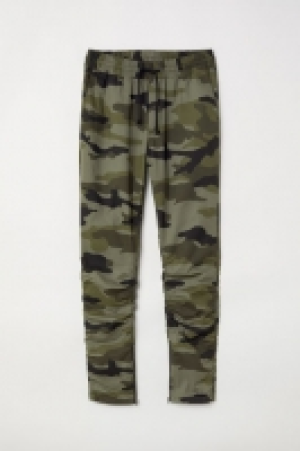 Cotton twill joggers 7.00 €