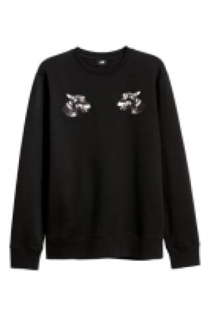  Sweatshirt with appliqués 13.00 €