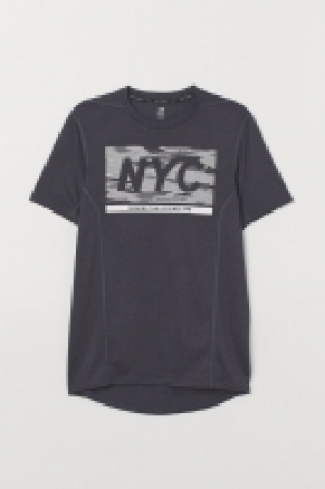  Short-sleeved sports top 8.00 €