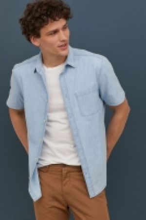  Short-sleeved denim shirt 10.00 €