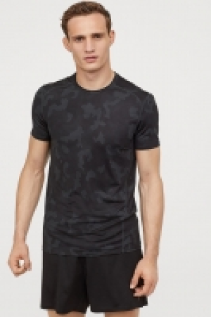  Short-sleeved sports top 7.00 €
