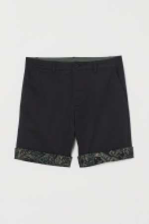  Cotton twill shorts 10.00 €