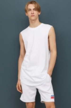  Sweatshirt shorts 9.00 €