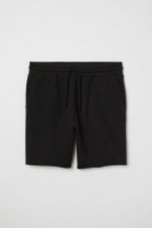  Raw-edged sweatshirt shorts 5.00 €