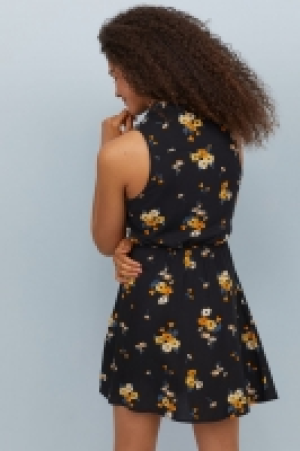  Sleeveless viscose dress 9.00 €