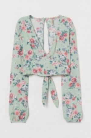  Tie-hem blouse 9.00 €