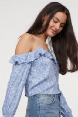  Patterned cold shoulder blouse 9.00 €