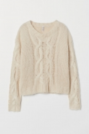  Cable-knit jumper 18.00 €