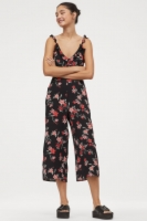  Jumpsuit with frills 10.00 €