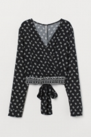  Blouse with ties 13.00 €