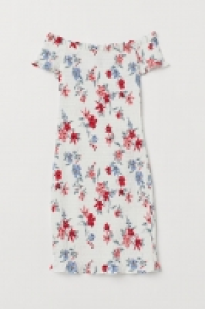  Smocked off-the-shoulder dress 10.00 €