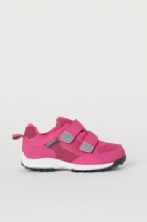  Waterproof trainers 12.00 €