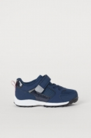  Waterproof trainers 19.00 €
