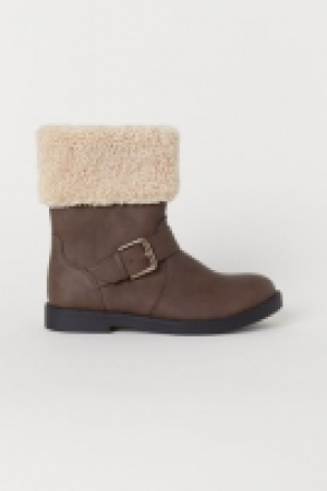  Pile-lined boots 13.00 €