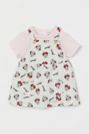  Dungaree dress and top 7.00 €