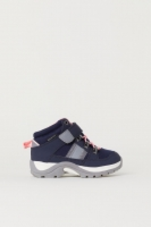 Waterproof boots 19.00 €
