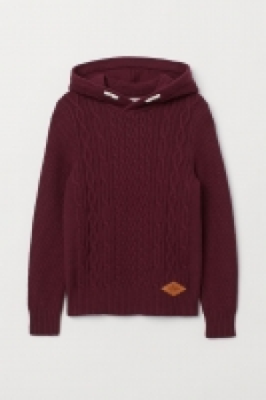  Knitted hooded jumper 10.00 €