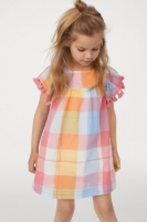  Dress with tassels 13.00 €