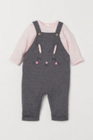  Dungarees and top 9.00 €