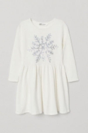  Dress with a sequined motif 10.00 €