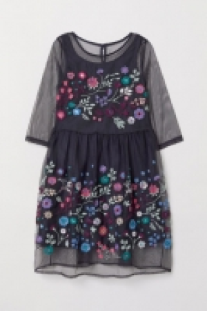  Dress with embroidery 20.00 €