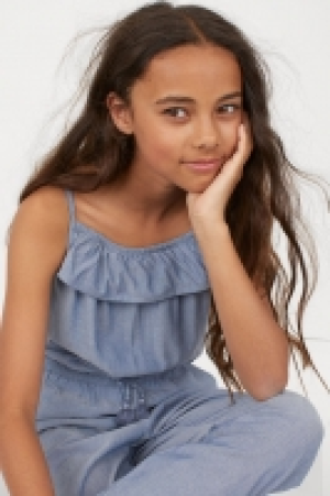 Jumpsuit with a flounce 15.00 €