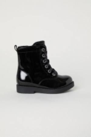  Warm-lined boots 15.00 €