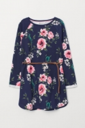  Dress with a belt 9.00 €