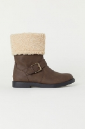  Boots 18.00 €
