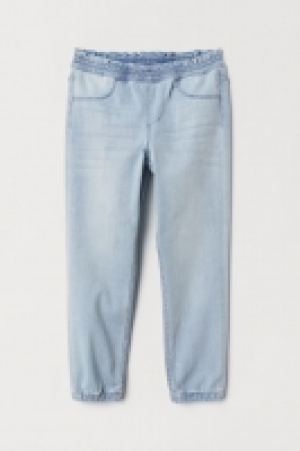  Pull-on Loose Fit Jeans 7.00 €