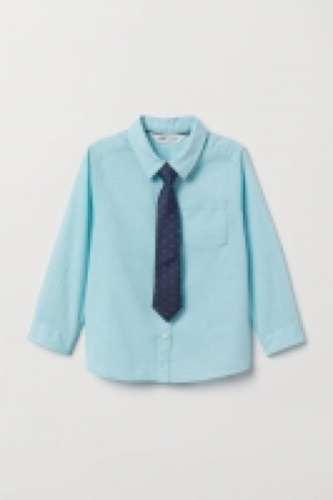  Shirt with a tie/bow tie 10.00 €