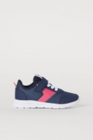  Mesh trainers 9.00 €