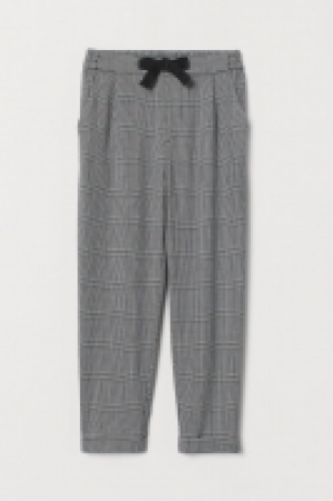  Generous Fit Slacks 13.00 €