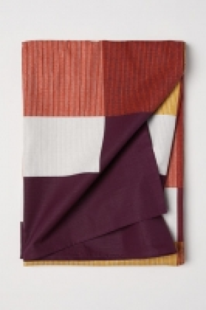 HM   Block-print cotton tablecloth