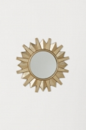  Mirror with a metal frame 10.00 €