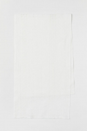 HM   Runner with broderie anglaise