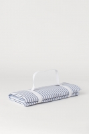 HM   Picnic blanket