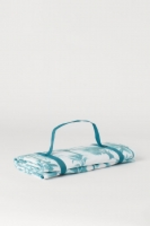  Patterned picnic blanket 13.00 €