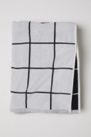  Jacquard-weave bath towel 9.00 €