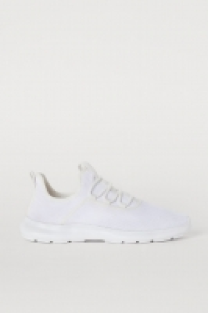  Mesh trainers 8.99 €