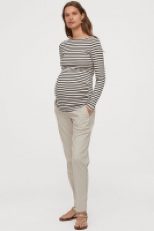  MAMA Cigarette trousers 14.99 €